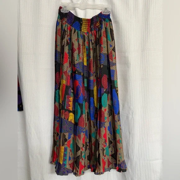 Vintage 80s Susan Freis MultiColor Geometric 2 Piece Blouse and Skirt Set - Picture 7 of 8